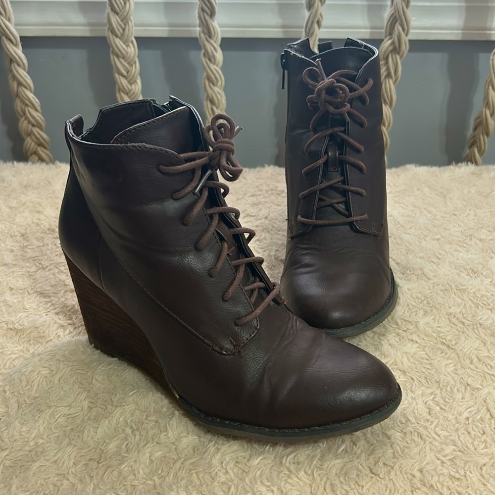Diba Brown faux leather wedge ankle boots